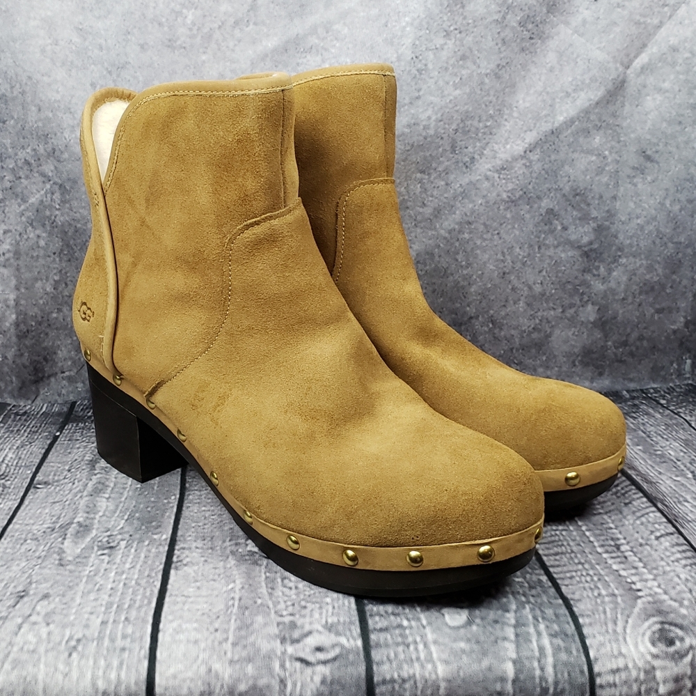 New UGG Boots Cam ll Chestnut Short Zip. Suede Shearling lined boots Studded